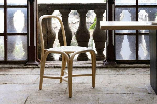 La silla de rattan Fontal, una silla que definen como “ligera, cálida, simpática y lujosa en la auténtica acepción del término”.